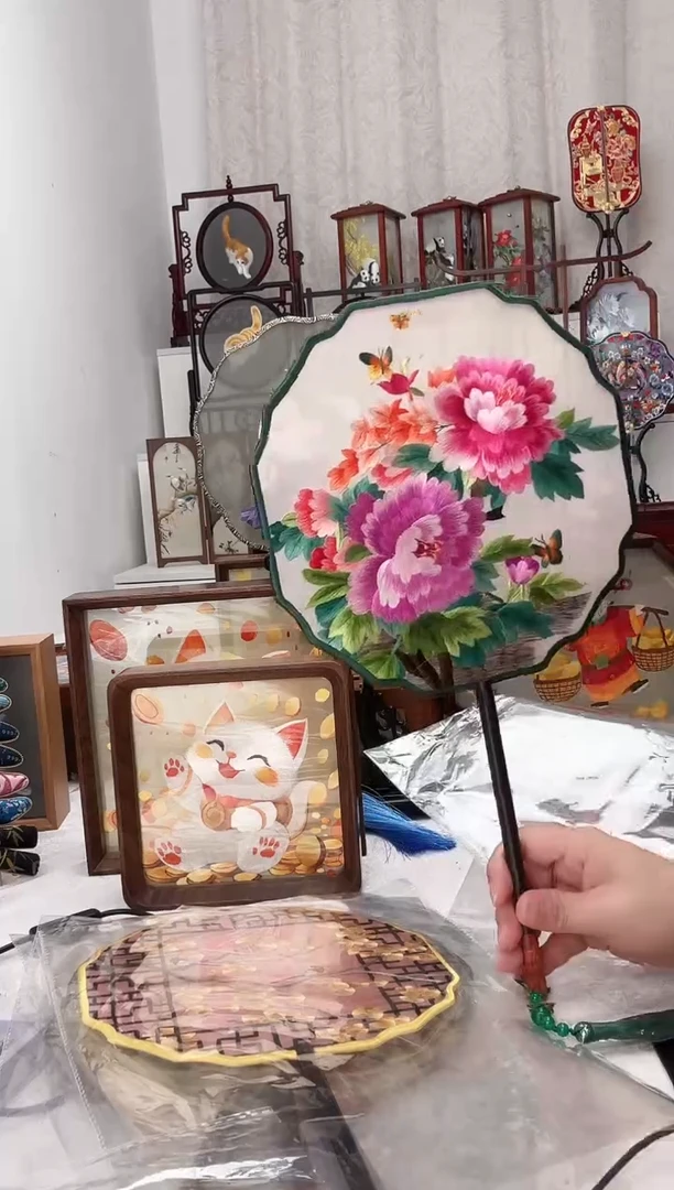 扇子苏绣作品手工团扇