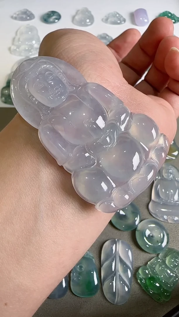 吊坠(不含链)未镶嵌翡翠.