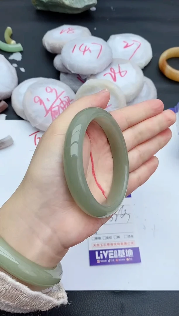 未镶嵌手镯石英质玉19+62/63