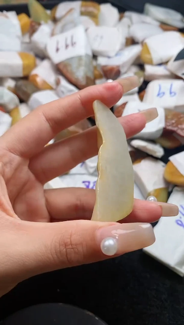 翡翠裸石翡翠挂件裸石