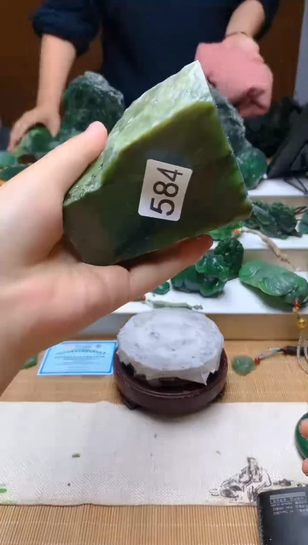 未镶嵌和田玉（碧玉）珠宝半成品1