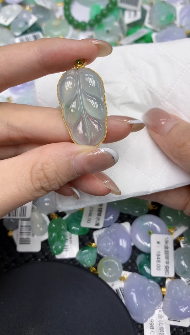 颈饰18K金镶嵌翡翠1111111