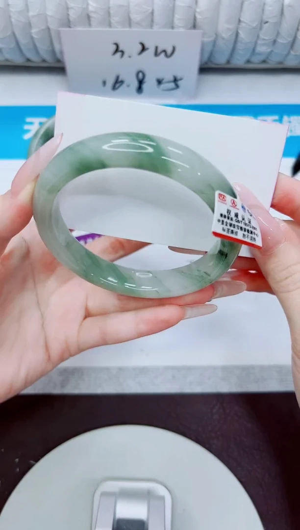 石英质玉手镯未镶嵌339/64.6