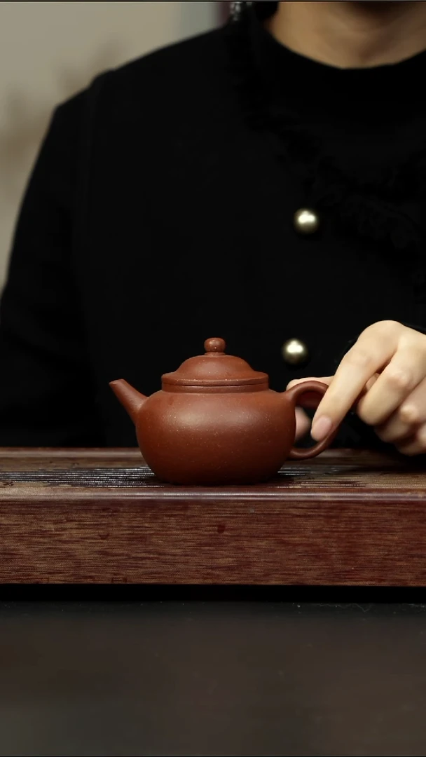 茶壶紫砂红降坡 笠帽水平