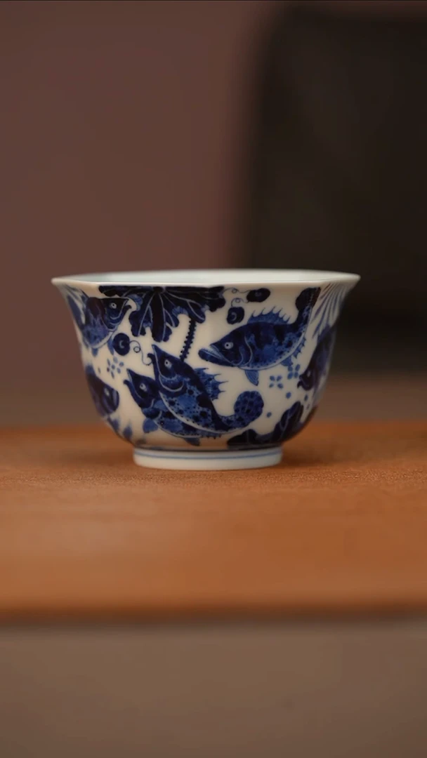 陶瓷又见春风鱼藻纹八方杯