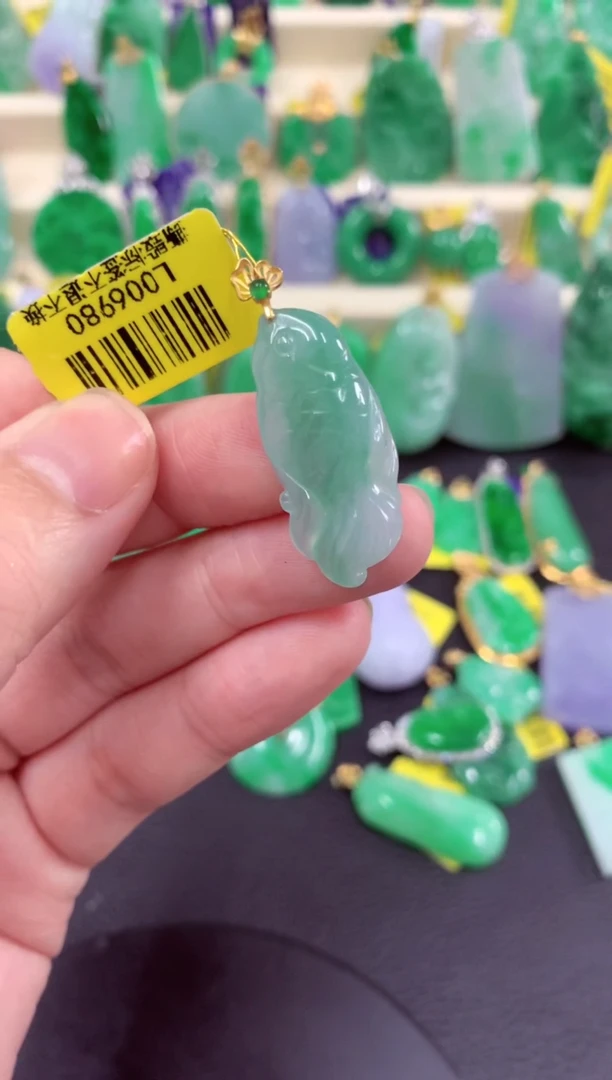 吊坠(不含链)18K金镶嵌翡翠挂件