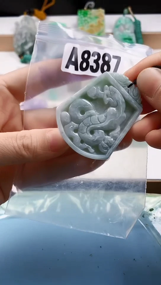 翡翠未镶嵌颈饰天然翡翠吊坠挂件