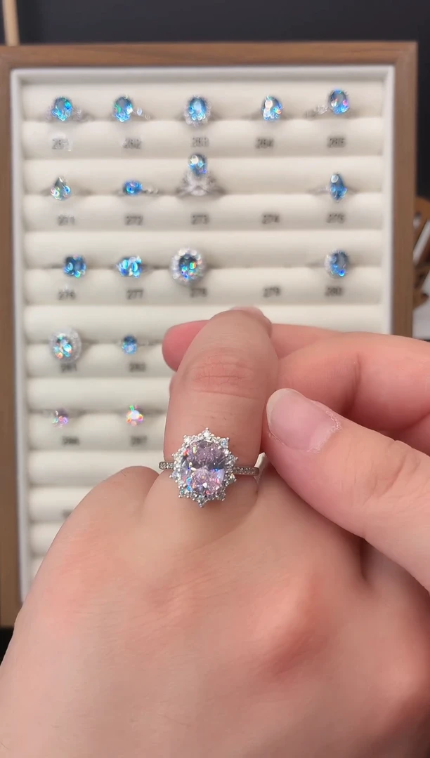 银S925镶嵌戒指绿柱石（摩根石）111111