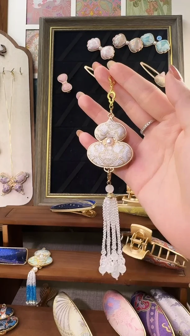 布艺锌合金白色葫芦押金