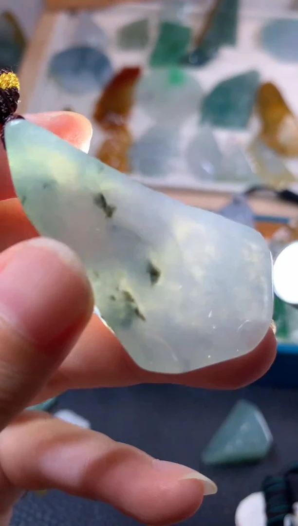 吊坠(不含链)未镶嵌翡翠吊坠
