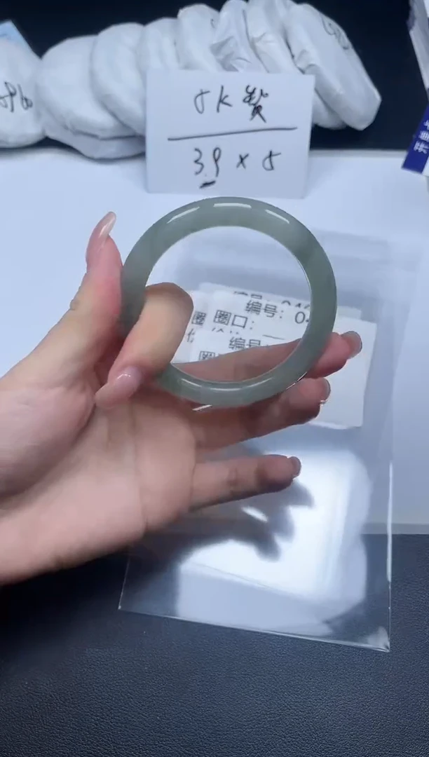 未镶嵌手镯石英质玉043-5354