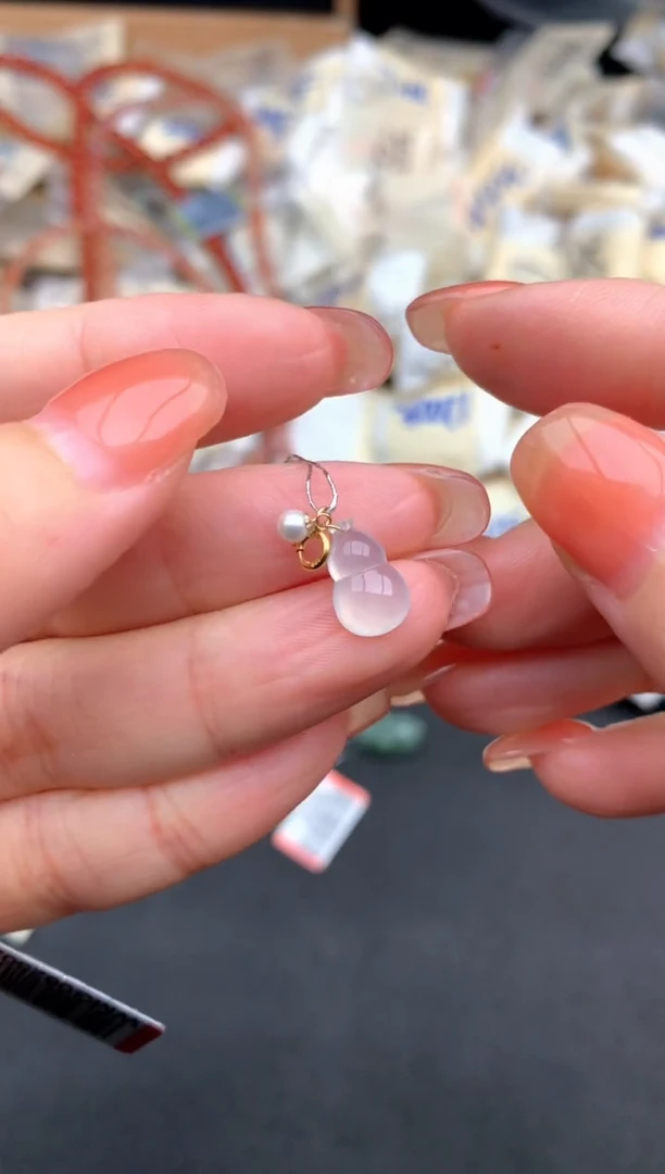 翡翠挂件18K金镶嵌一