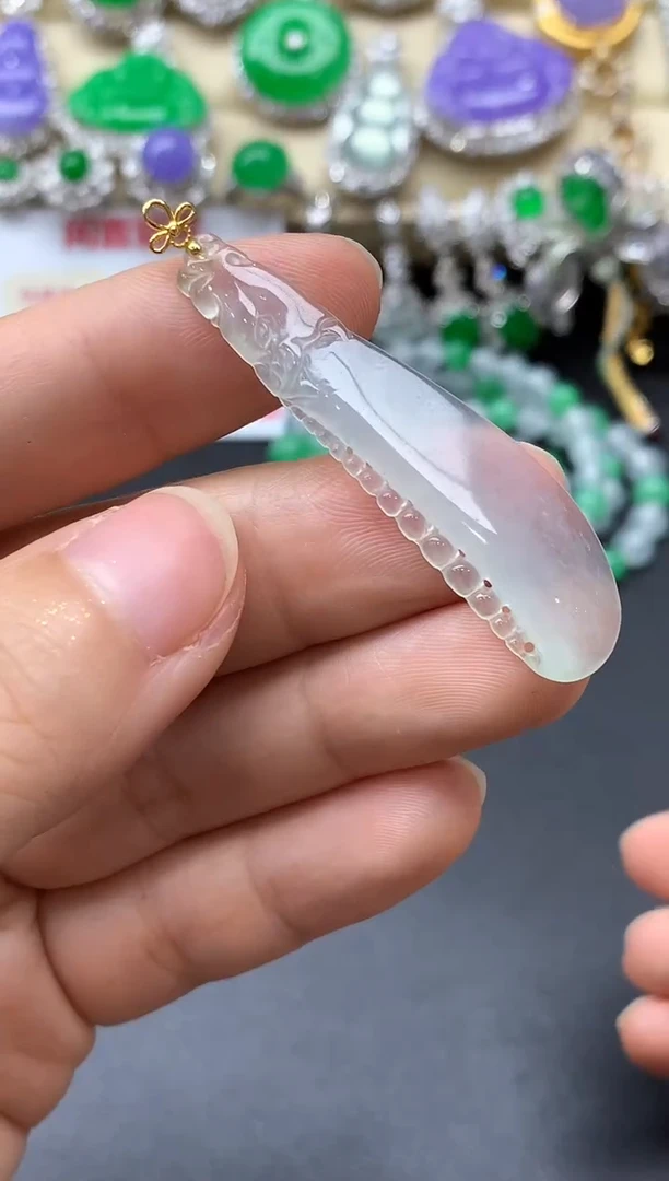 颈饰18K金镶嵌翡翠26-中国好珍宝