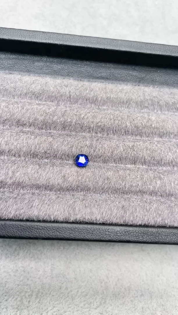 【闪购商品】蓝宝石裸石未镶嵌0.66ct皇家蓝吉尔德