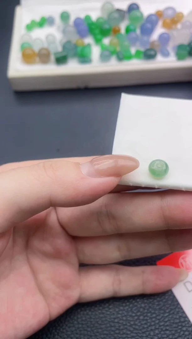 未镶嵌定制翡翠?****?珠子