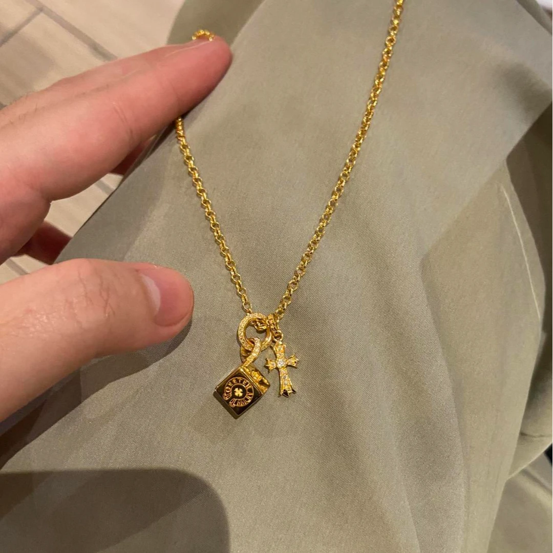 铜合金项链 金色骰子十字架项链女款复古小众时尚潮流复古锁骨链