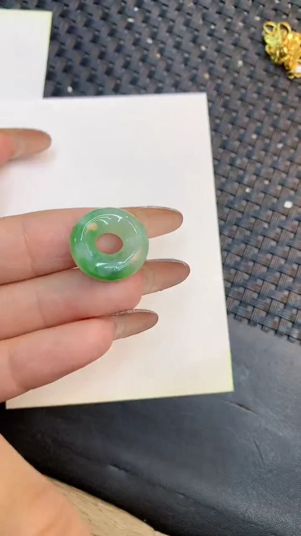 颈饰未镶嵌翡翠1