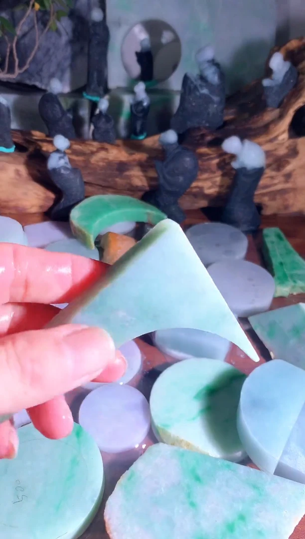 【闪购商品】翡翠吊坠(不含链)未镶嵌38