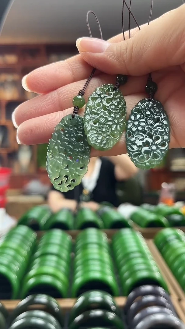 未镶嵌和田玉手机链挂件 多样性发一