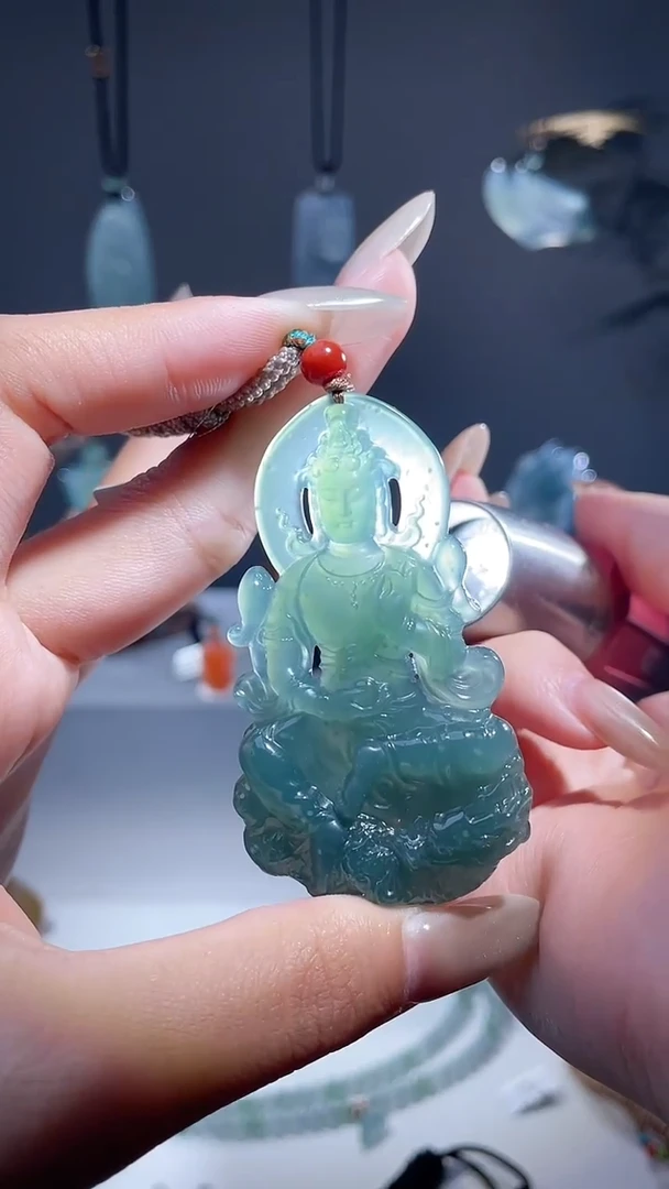 颈饰未镶嵌翡翠御龙观音