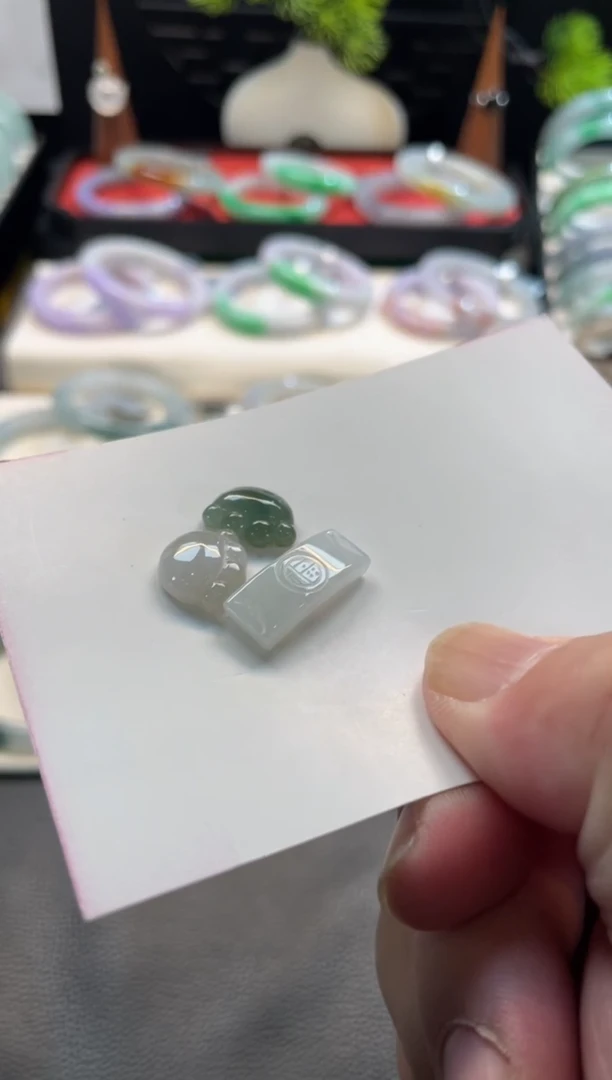 未镶嵌戒指翡翠15号链接 有纹裂