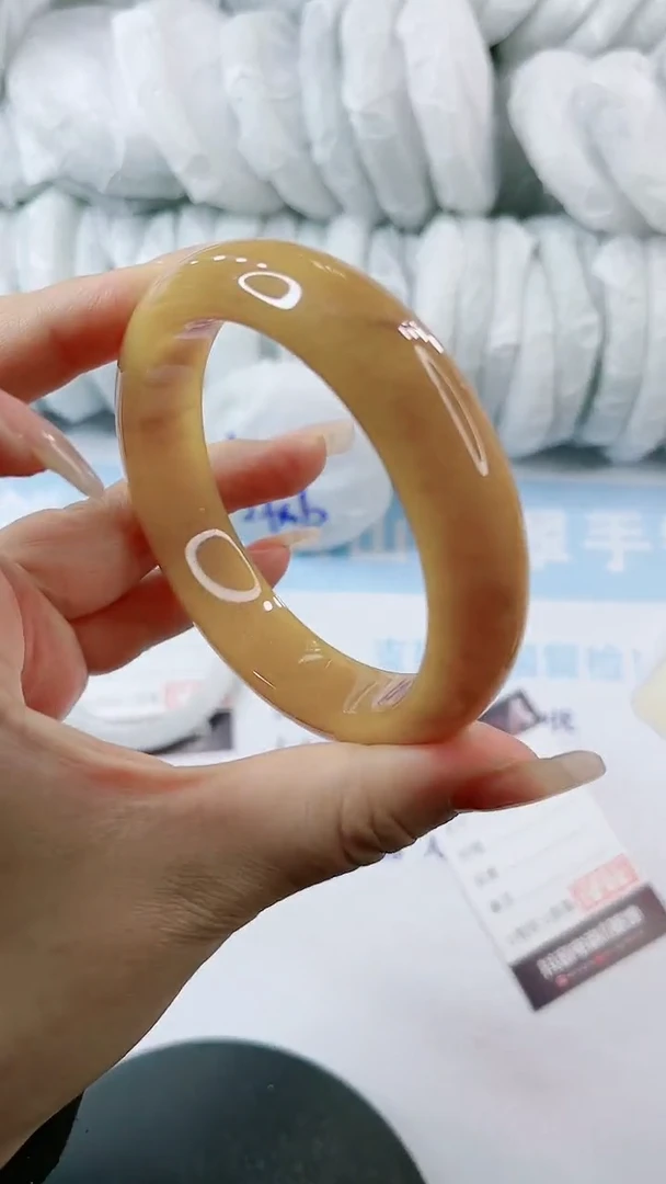 【闪购商品】石英质玉手镯未镶嵌1001395316-