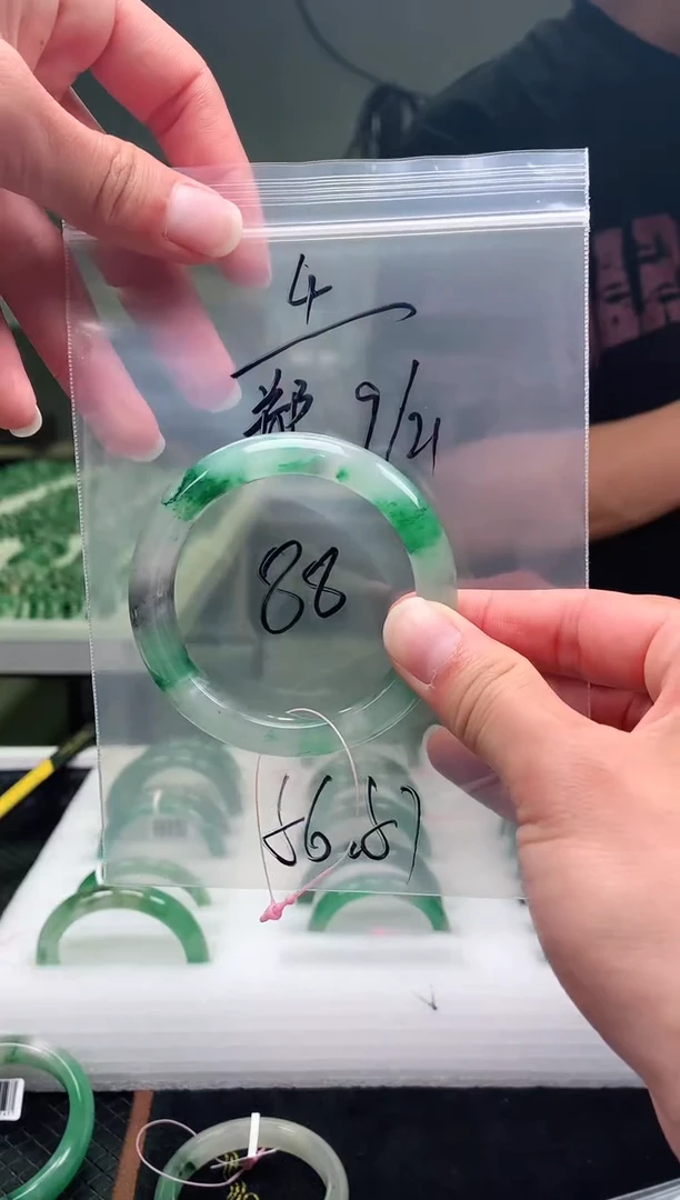 未镶嵌非洲翠手镯石英质玉非洲翠手镯56-57圈口4号