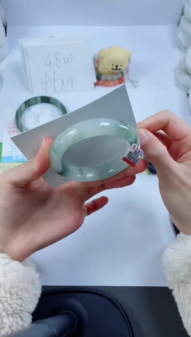 【闪购商品】石英质玉手镯未镶嵌821-56.4