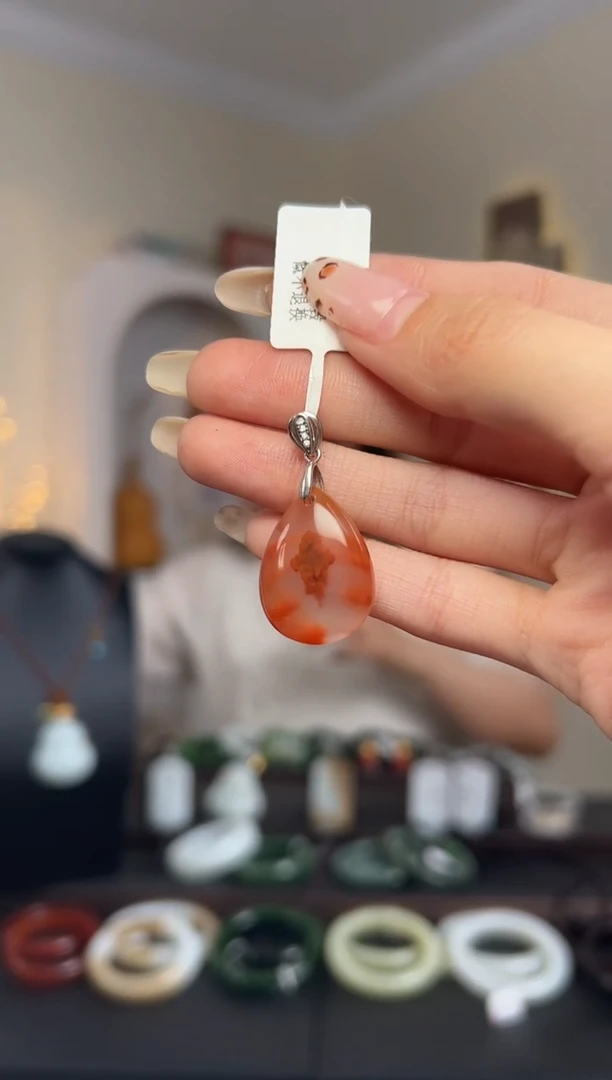 颈饰银S925镶嵌南红玛瑙24*18*7mm