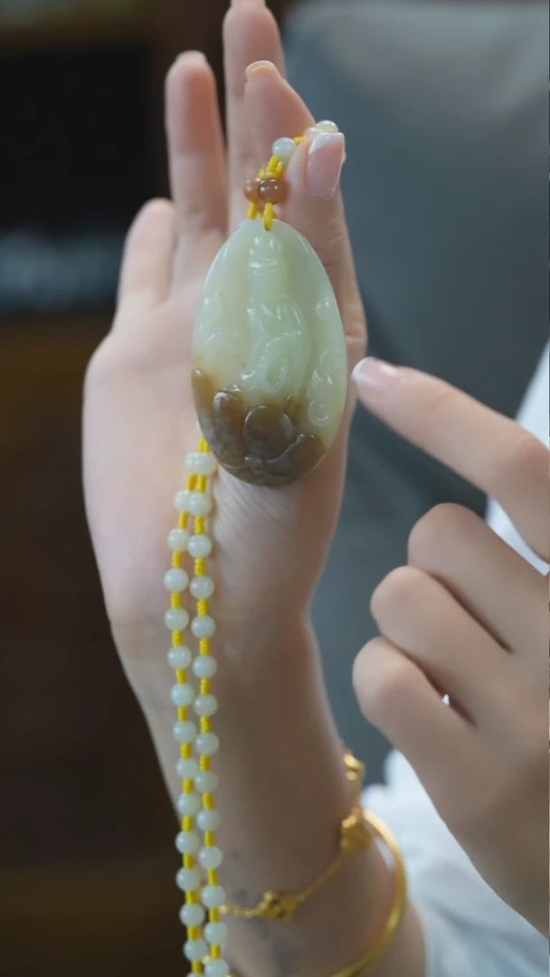 颈饰未镶嵌和田玉观音