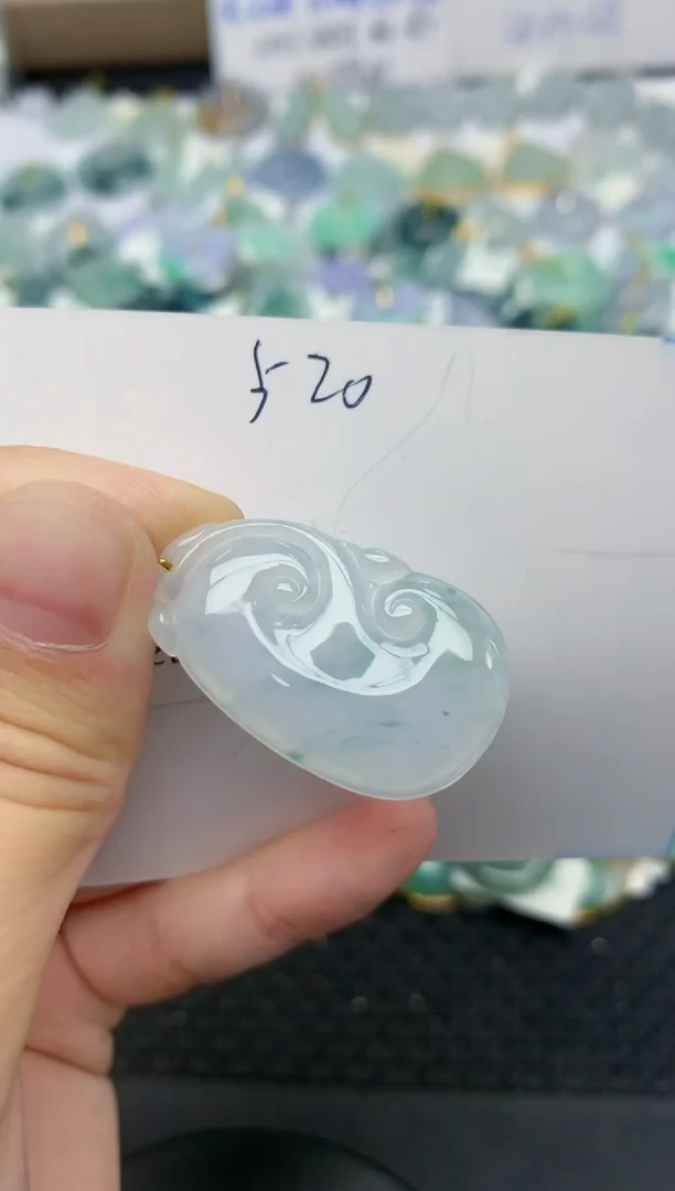 翡翠18K金镶嵌颈饰天然缅甸A货翡翠