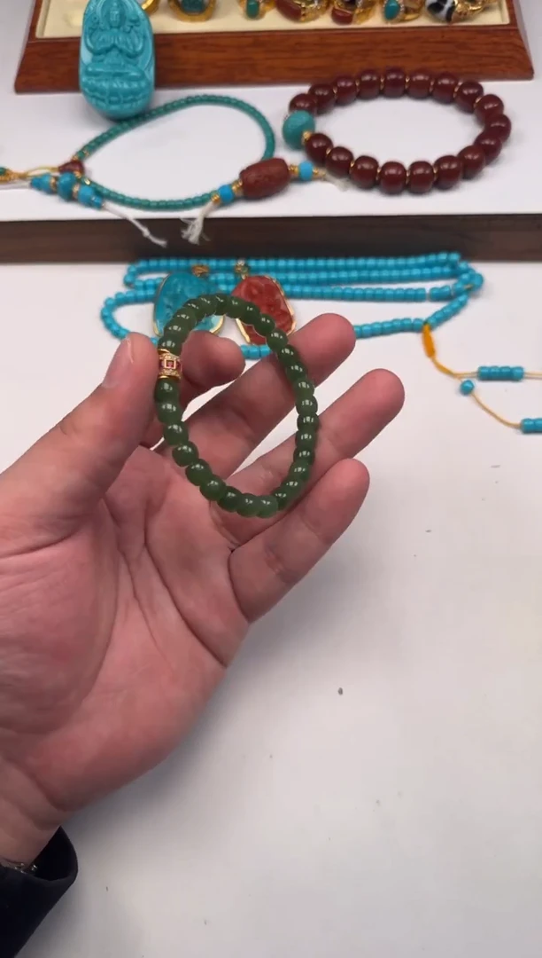 18K金镶嵌和田玉挂件春***～手串手串