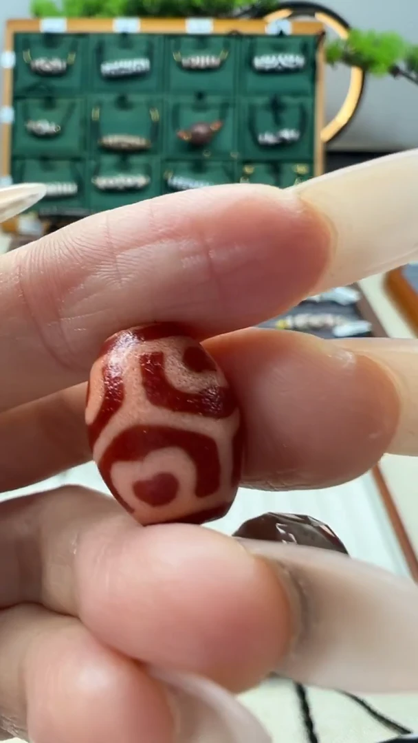 玛瑙/玉髓（覆膜）颈饰未镶嵌74微瑕随机发货