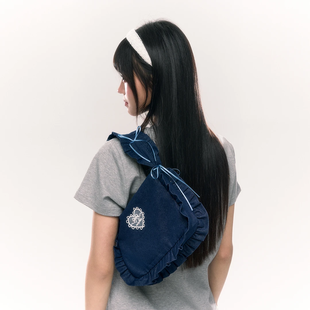 umoumo乌蘑(原ntot)爱心刺绣蓝色绑带小众设计花边牛仔包25138