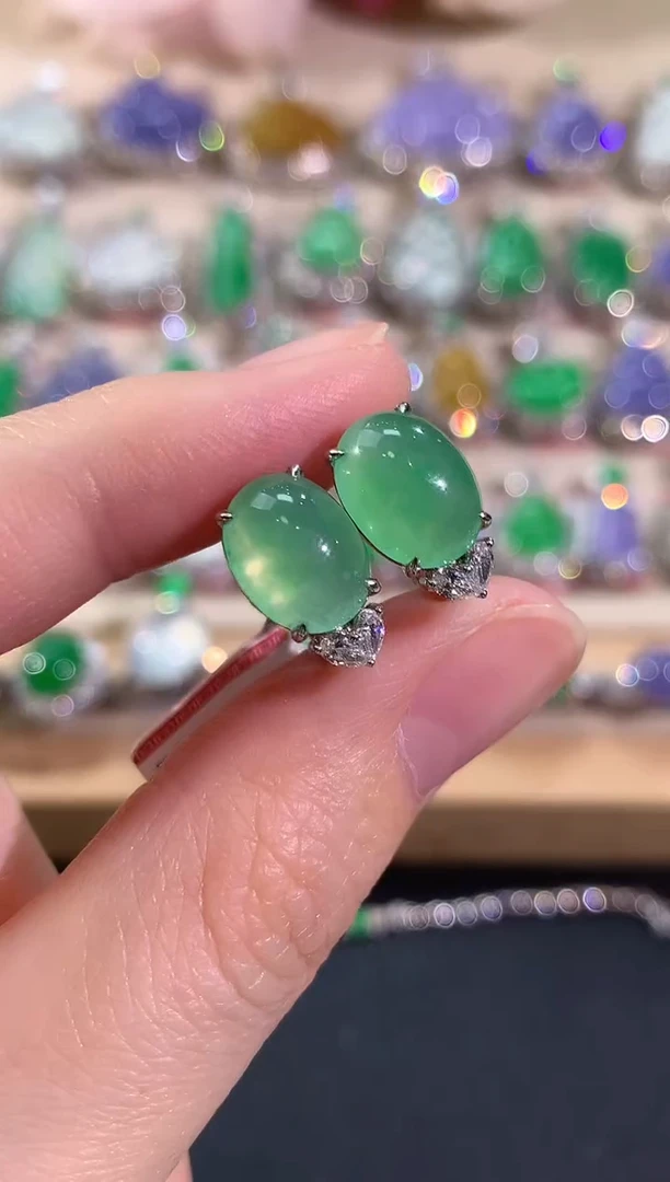 18K金镶嵌翡翠耳饰冬日珠宝E111