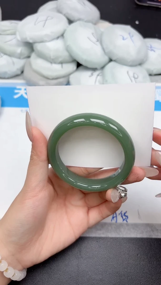 未镶嵌手镯石英质玉233-55-54