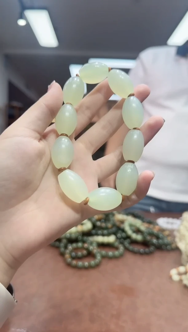 未镶嵌蛇纹石玉手串多样性随机发货其一