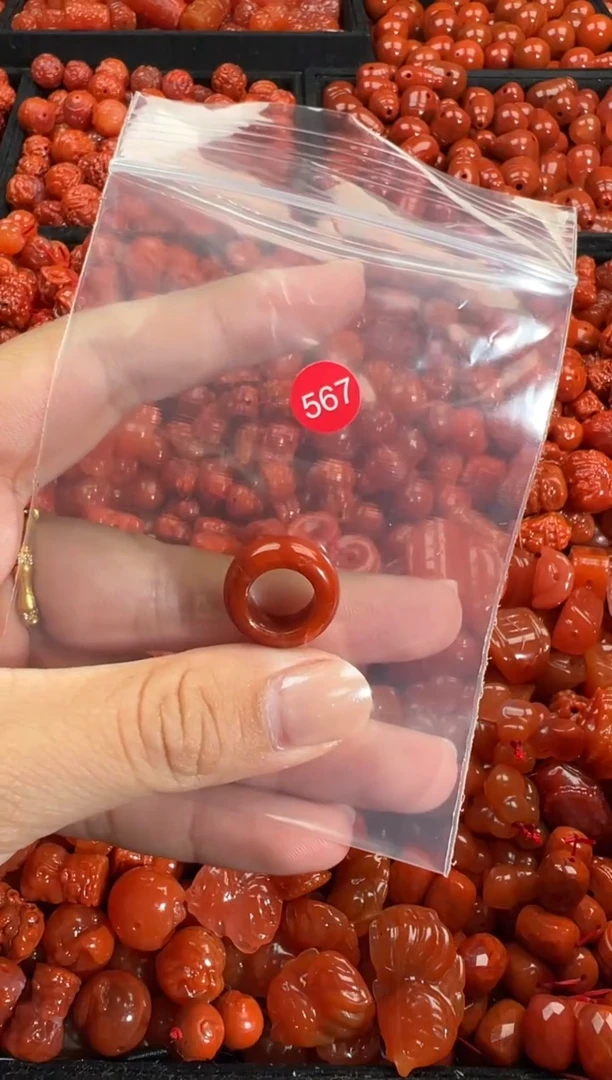 颈饰未镶嵌南红玛瑙1