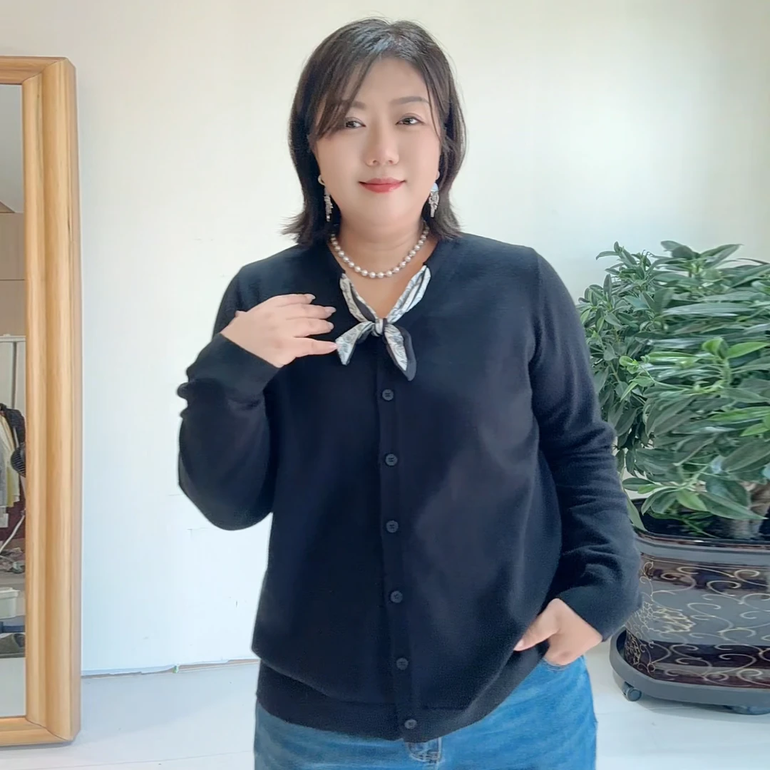 考拉绒V领自带丝巾针织衫女大码显瘦打底衫秋季优雅上衣休闲开衫G