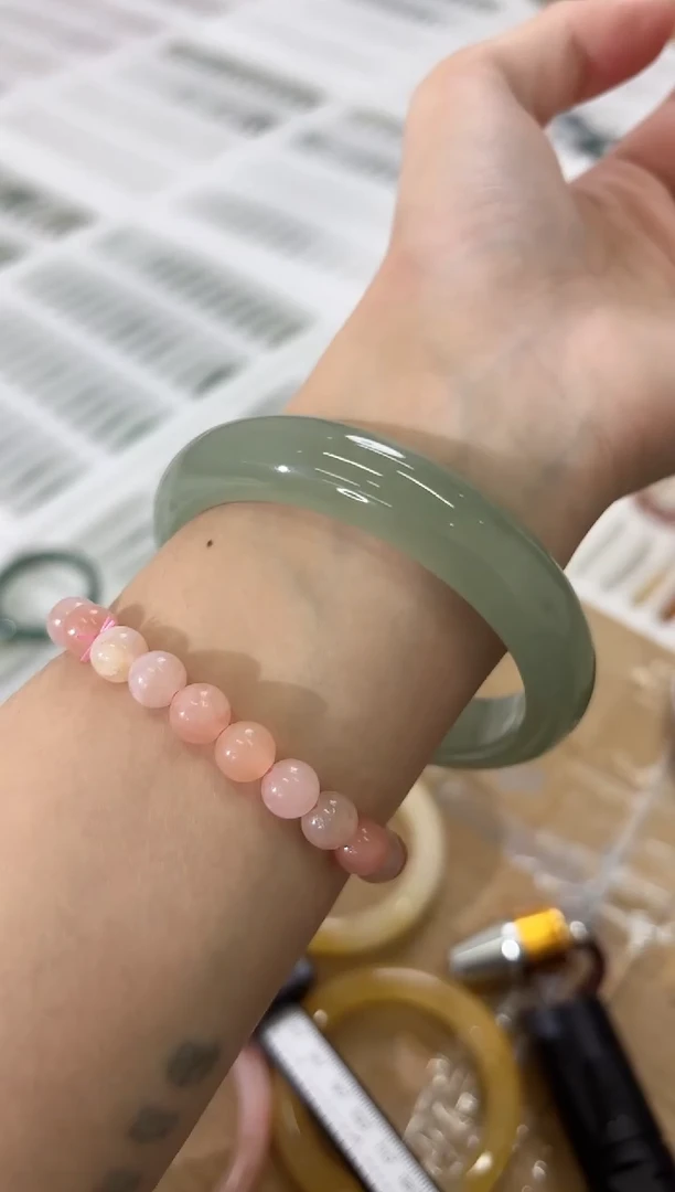 未镶嵌手镯石英质玉135-64D