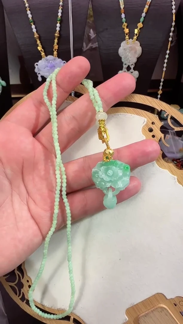 【闪购商品】翡翠颈饰未镶嵌拍照