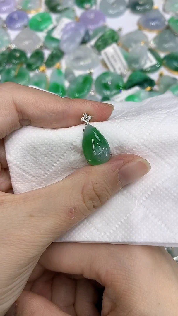 颈饰18K金镶嵌翡翠a货支持复检百元以上9元证书费自理