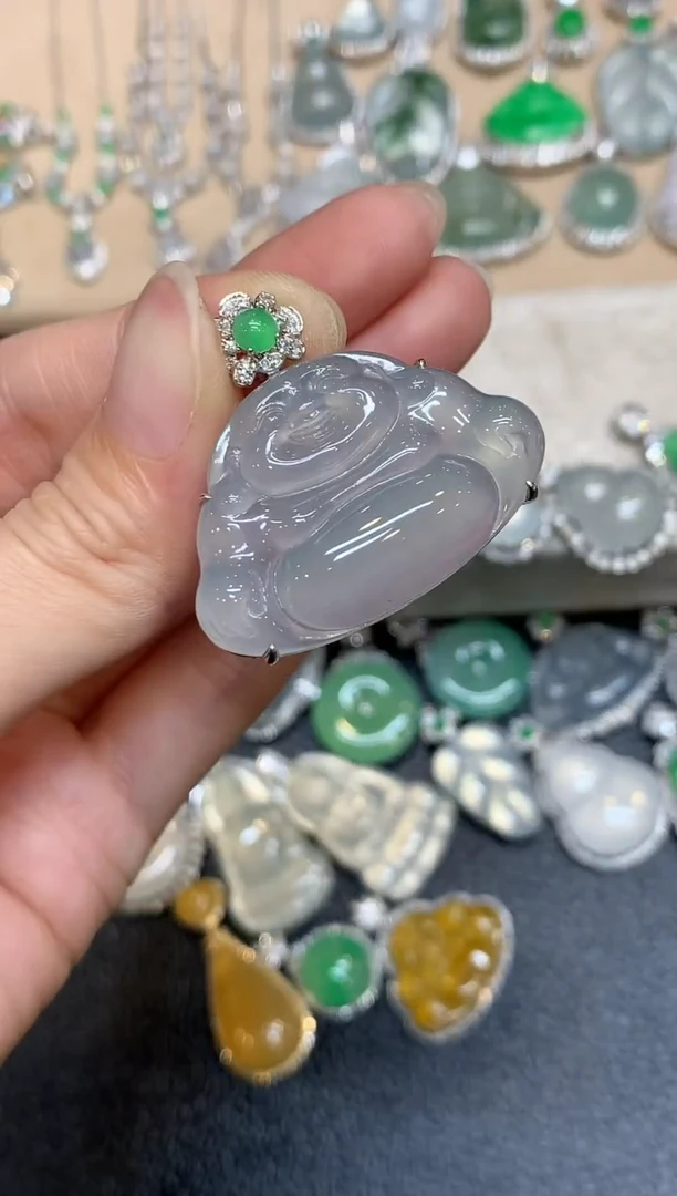 颈饰18K金镶嵌翡翠佛公【无服务费