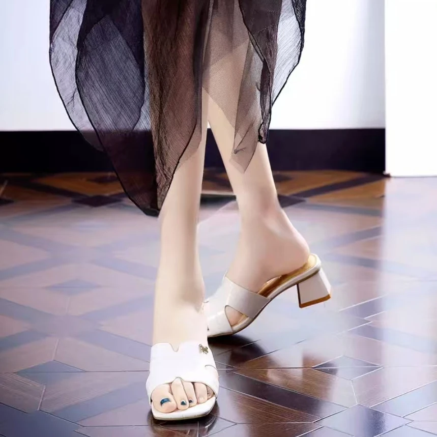 2890-5   新款法式时尚气质粗跟拖鞋