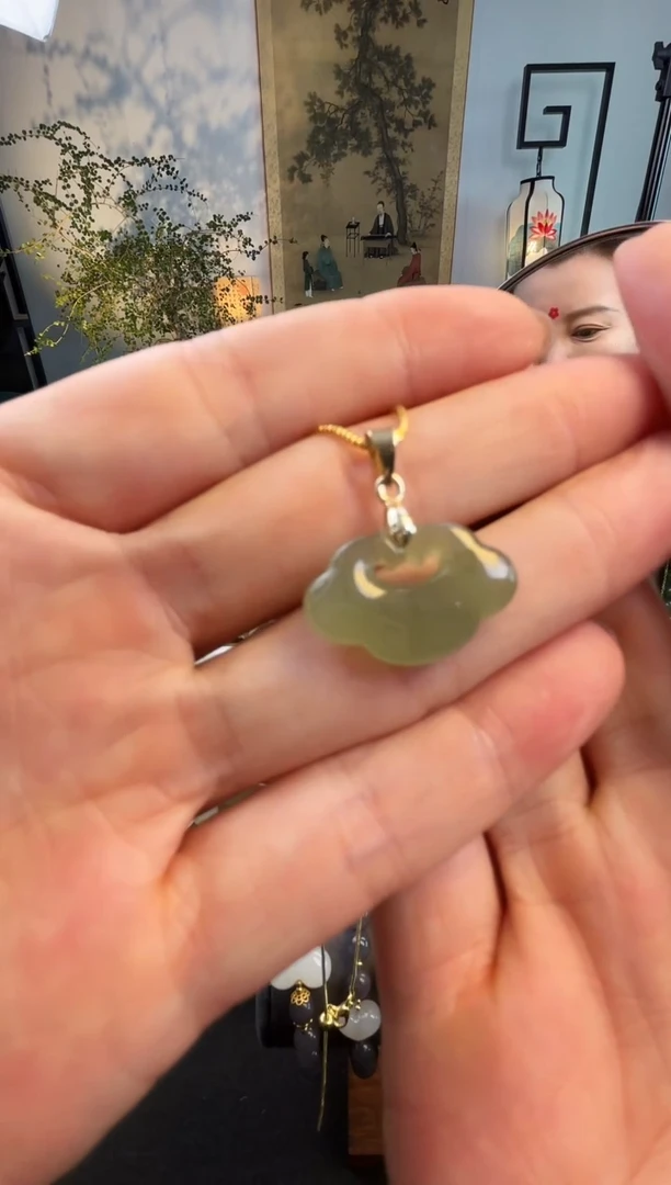 颈饰未镶嵌和田玉晴水如意锁带镶嵌送链子和田玉