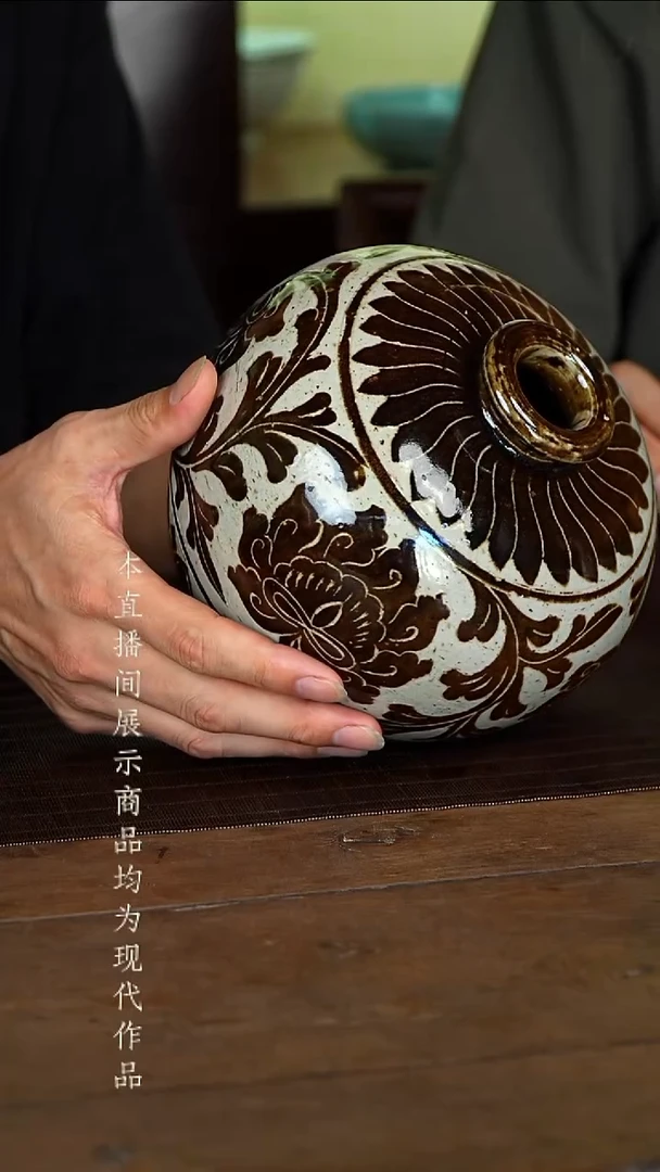 YXDY定窑剔花牡丹纹小梅瓶09