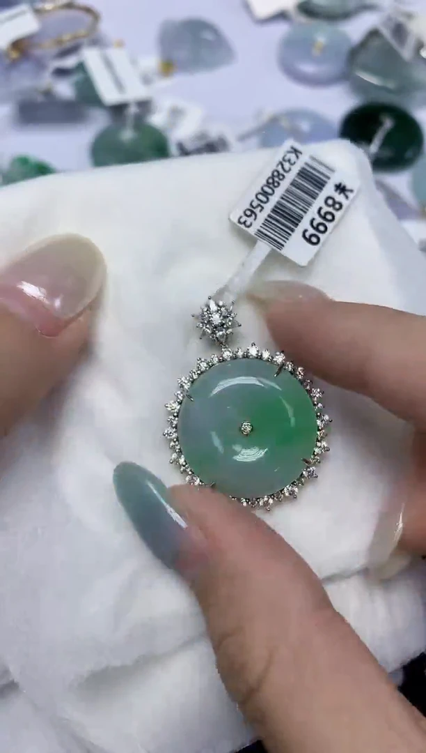 翡翠18K金镶嵌颈饰天然缅甸翡翠A货百元以上9元证书费自理