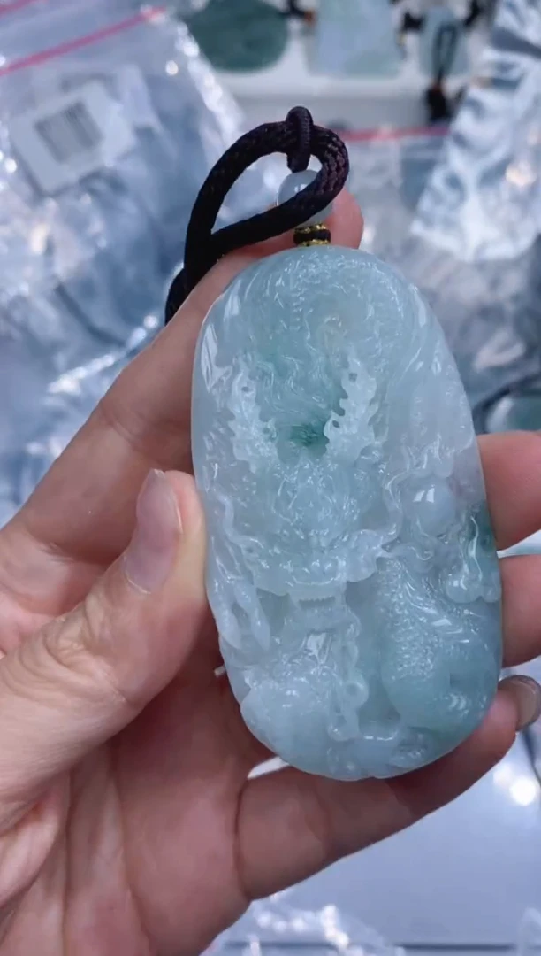 颈饰未镶嵌翡翠吊坠