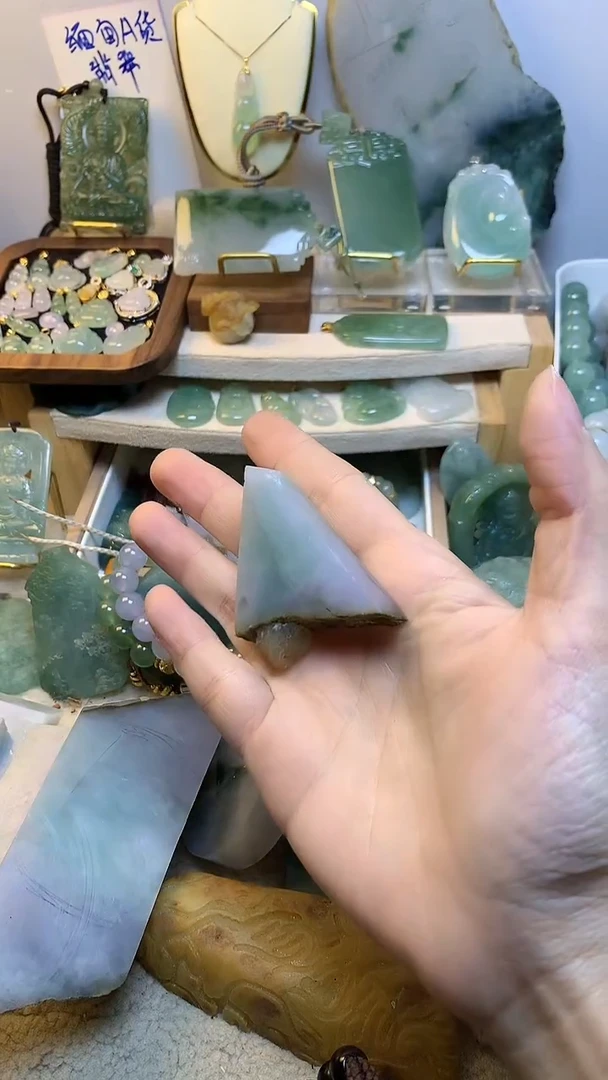 未镶嵌挂件翡翠启***V 缅甸A货翡翠，没有运费险