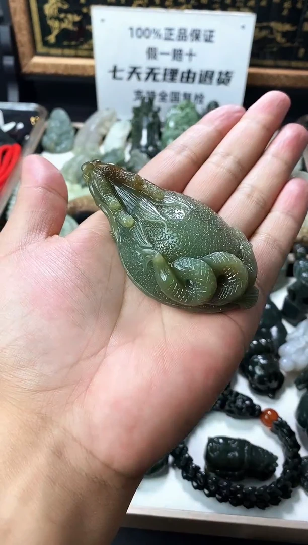 颈饰未镶嵌和田玉1